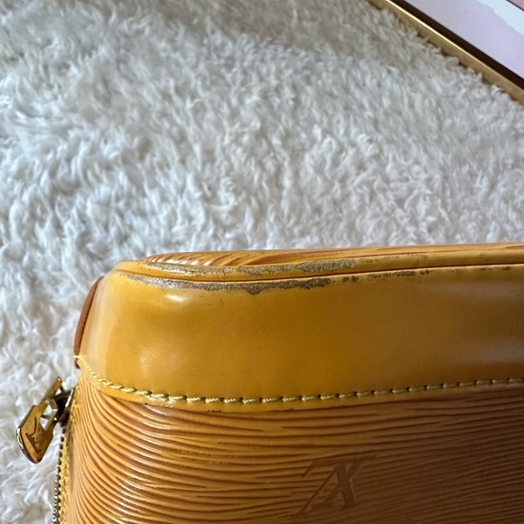 🥳HOST PICK🥳 Vintage Louis Vuitton Yellow Epi Leather Alma PM - Picture 12 of 16